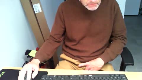 Snapshot of mucfag chatting on October 21, 4:08 pm mucfag online show from October 21, 4:08 pm