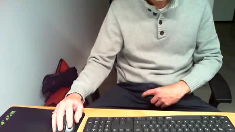 Snapshot of mucfag chatting on December 17, 5:30 pm mucfag online show from December 17, 5:30 pm