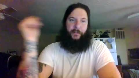Snapshot of mudge chatting on January 1, 2:41 am Mudge online show from January 1, 2:41 am