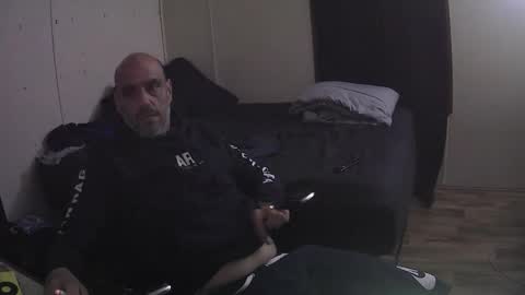 Muffdiver online show from April 21, 12:34 am