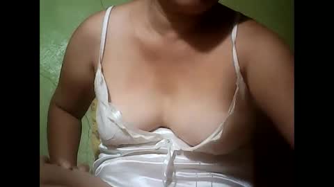 muffy_bunny online show from February 8, 7:05 pm