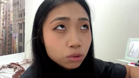 Snapshot of muiklecha chatting on February 9, 9:57 am Mia online show from February 9, 9:57 am