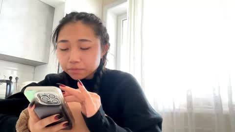 Snapshot of muiklecha chatting on February 25, 3:38 am Mia online show from February 25, 3:38 am