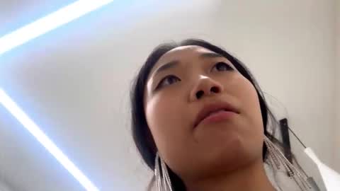 Snapshot of muiklecha chatting on February 27, 10:59 am Mia online show from February 27, 10:59 am