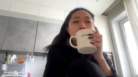 Mia online show from March 12, 2:07 am