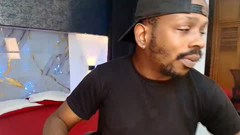 Muller Asher online show from December 18, 4:40 am