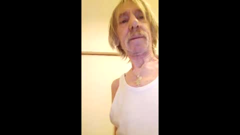 mullermaria805 online show from May 4, 8:10 am