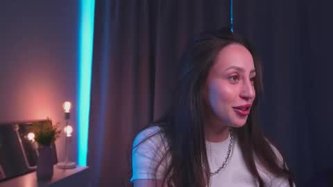 Snapshot of multifruiti chatting on September 21, 6:59 am Kira online show from September 21, 6:59 am