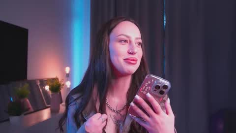 Snapshot of multifruiti chatting on September 22, 4:58 am Kira online show from September 22, 4:58 am