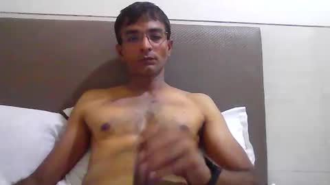 Snapshot of mumbaimonster8inch chatting on May 9, 2:06 am rajesh engineer online show from May 9, 2:06 am