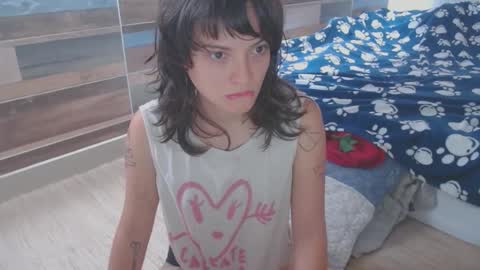 Snapshot of munchi_ chatting on September 21, 3:57 pm   online show from September 21, 3:57 pm