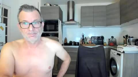 LOVELY JULIA  Peter DAY online show from November 30, 8:51 am