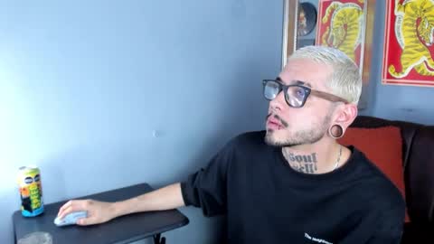 Snapshot of murdockh chatting on February 24, 10:19 pm murdok online show from February 24, 10:19 pm