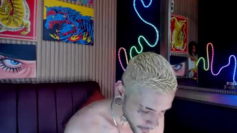 Snapshot of murdockh chatting on June 22, 3:25 am murdok online show from June 22, 3:25 am