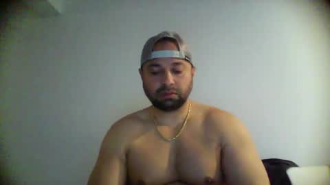 Snapshot of muscle794 chatting on November 8, 9:46 pm Cool Traveler online show from November 8, 9:46 pm