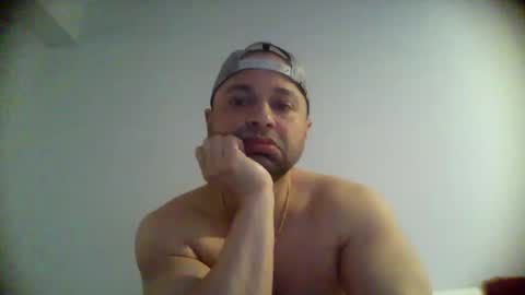 Snapshot of muscle794 chatting on February 14, 8:49 pm Cool Traveler online show from February 14, 8:49 pm