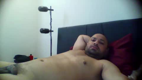Snapshot of muscle794 chatting on February 26, 6:18 pm Cool Traveler online show from February 26, 6:18 pm