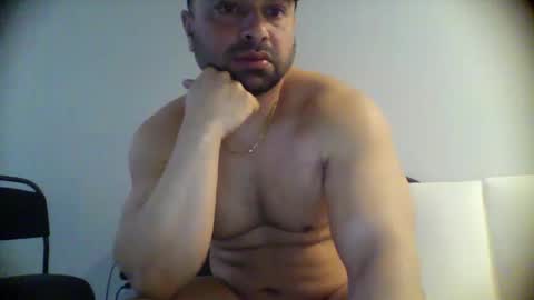 Snapshot of muscle794 chatting on February 27, 4:40 pm Cool Traveler online show from February 27, 4:40 pm