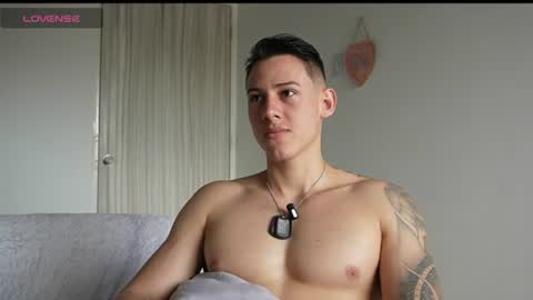 Snapshot of muscle_king_cum chatting on June 17, 1:56 pm muscle_king_cum online show from June 17, 1:56 pm