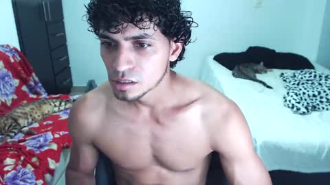 Snapshot of muscle_man1 chatting on December 7, 12:30 am Mike online show from December 7, 12:30 am