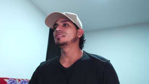 Snapshot of muscle_man1 chatting on December 22, 6:49 am Mike online show from December 22, 6:49 am