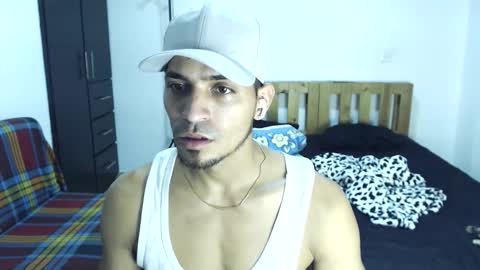 Snapshot of muscle_man1 chatting on February 12, 3:01 am Mike online show from February 12, 3:01 am