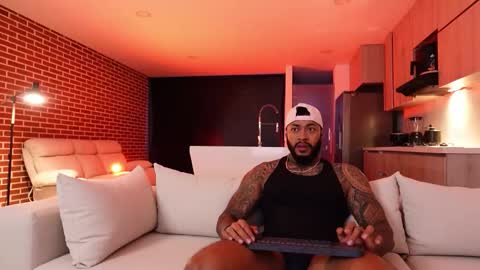Snapshot of muscle_man19 chatting on October 11, 10:47 am Nick online show from October 11, 10:47 am