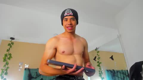 muscle scott online show from October 9, 12:36 pm