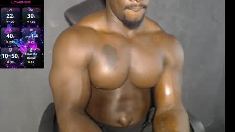Snapshot of musclegodsammy23 chatting on December 5, 8:22 am musclegod23 online show from December 5, 8:22 am