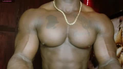 musclegod23 online show from April 4, 1:04 am