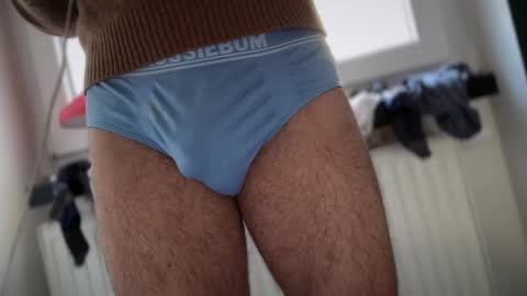 Snapshot of musclehair3 chatting on February 1, 9:43 am musclehair3 online show from February 1, 9:43 am