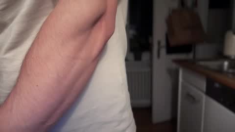 musclehair3 online show from December 14, 5:07 pm