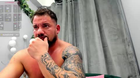 MuscleMonster31 online show from February 15, 8:11 am