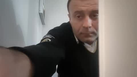 handsome sexy muscular man online show from May 10, 5:18 pm