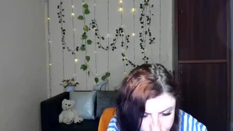 Jeneva online show from May 26, 5:31 pm