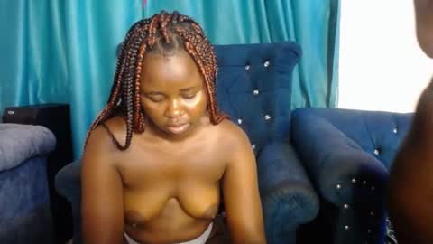 Snapshot of muse_melanin chatting on February 14, 8:05 pm Milly online show from February 14, 8:05 pm