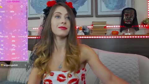 Luna  online show from October 28, 8:22 pm