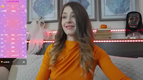 Luna  online show from October 30, 8:31 pm