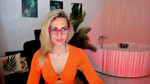 Diana online show from April 19, 11:42 am