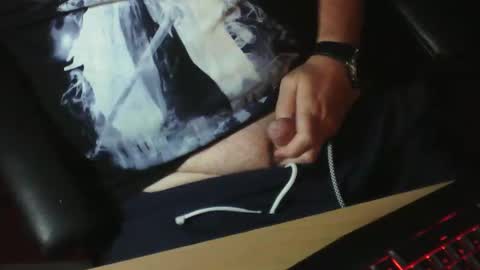 Snapshot of muso44 chatting on January 5, 11:04 am Muso online show from January 5, 11:04 am