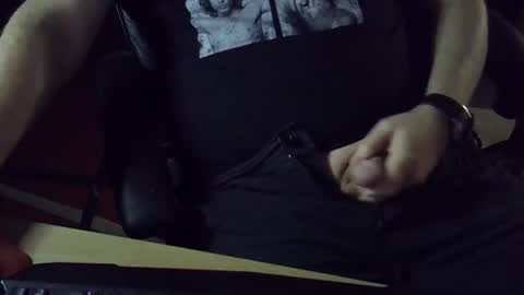 Snapshot of muso44 chatting on December 1, 9:14 am Muso online show from December 1, 9:14 am