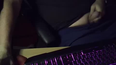 Snapshot of muso44 chatting on December 15, 6:28 am Muso online show from December 15, 6:28 am