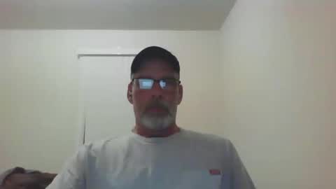 Snapshot of mustang_daddy chatting on September 30, 1:32 am 307MountainMan online show from September 30, 1:32 am