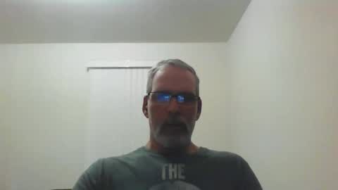 Snapshot of mustang_daddy chatting on October 18, 12:39 pm 307MountainMan online show from October 18, 12:39 pm