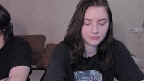 Snapshot of muuur_love chatting on February 20, 10:27 am cute couple online show from February 20, 10:27 am