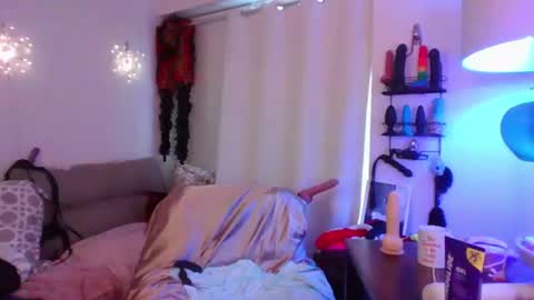 Snapshot of mxsissycharlotte chatting on June 24, 8:08 pm Mx Charlotte online show from June 24, 8:08 pm