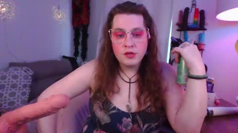Snapshot of mxsissycharlotte chatting on July 10, 6:43 pm Mx Charlotte online show from July 10, 6:43 pm