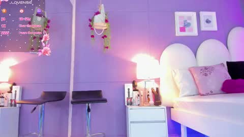 my_aleja_ online show from October 20, 12:49 pm