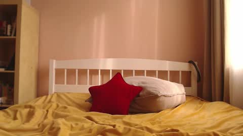 Hannah  welcome  online show from March 8, 12:09 pm