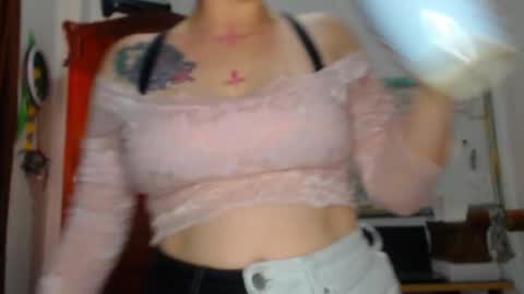     sara      i know you love me xoxox     online show from March 26, 7:52 pm